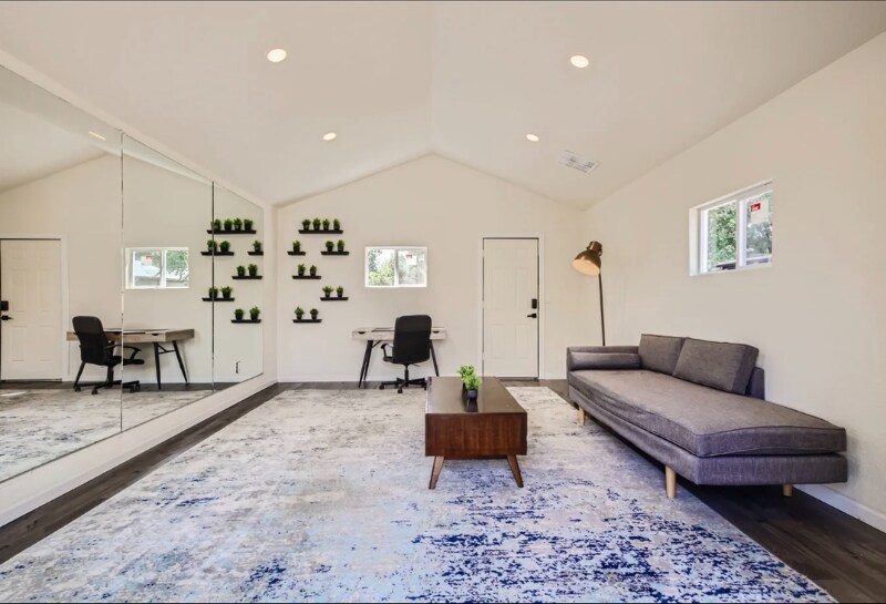 Building Photo - 1296 Vaughn St