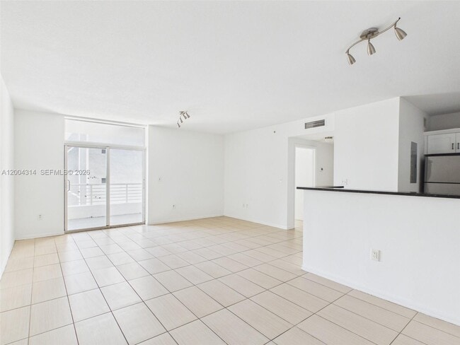 Building Photo - 425 NE 30th St