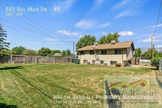 Building Photo - 885 Bel Mar Dr