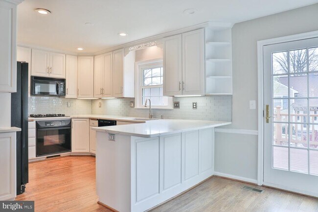 Building Photo - 5423 Rilian Ct