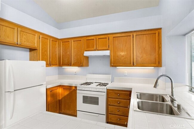 Building Photo - 28243 Valombrosa Dr