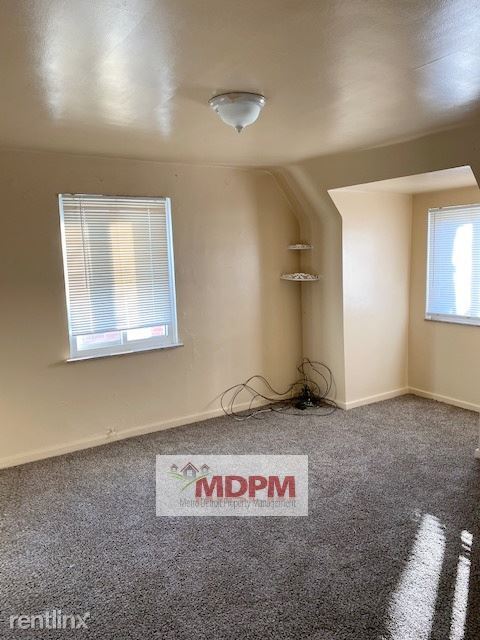 Building Photo - 4 br, 1.5 bath House - 5064 Marseilles St