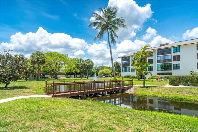 Primary Photo - 166 SE St Lucie Blvd