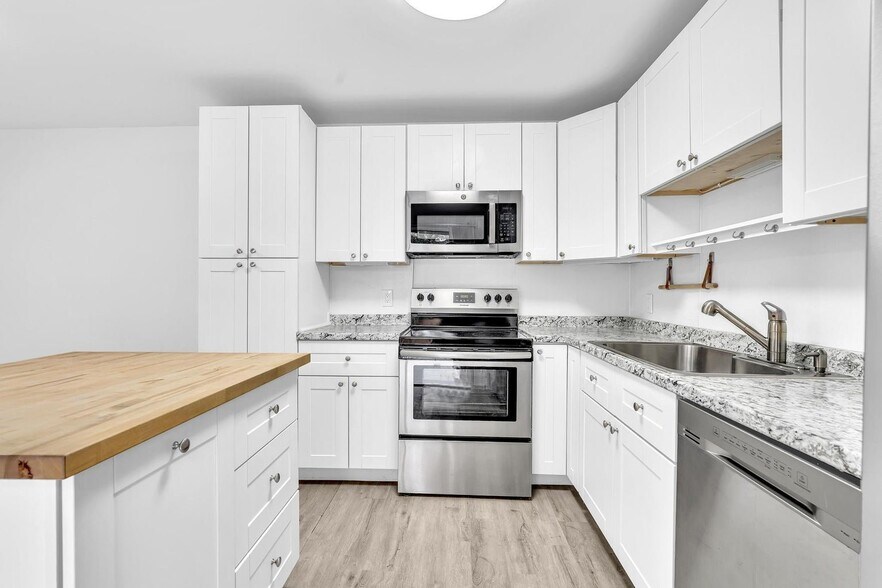Building Photo - 3319 Spanish Wells Dr
