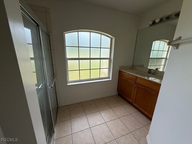 Building Photo - 1093 Countess Ave