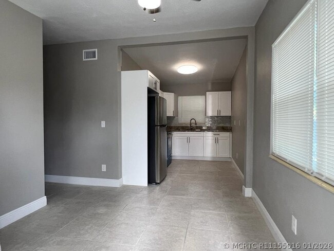 Building Photo - 3990 Plum Tree Dr