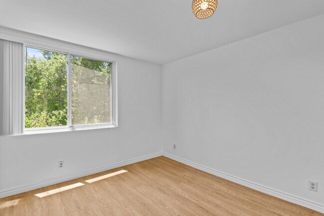Building Photo - 4610 Densmore Ave