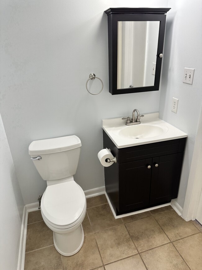 Building Photo - 115 Fieldcrest Dr