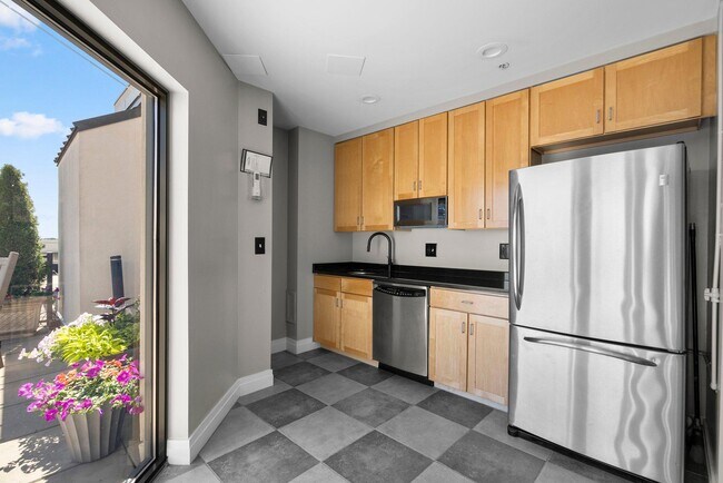 Building Photo - 2020 12th St NW