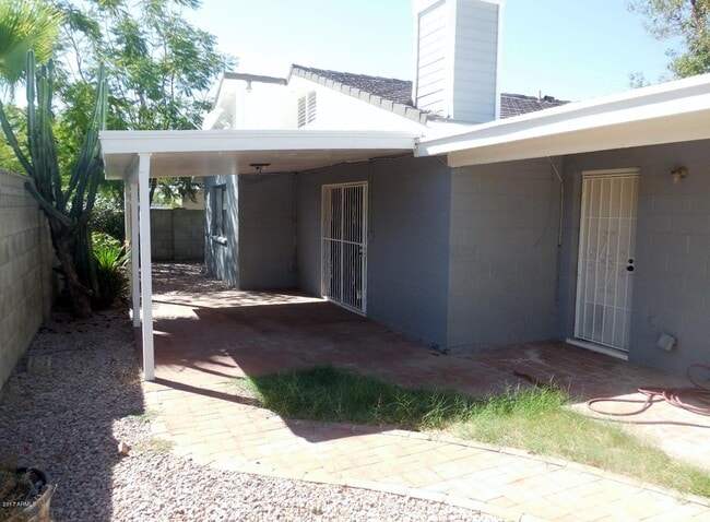 Building Photo - 127 E Danbury Rd