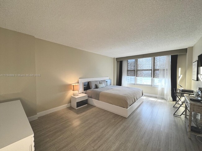 Building Photo - 3800 S Ocean Dr