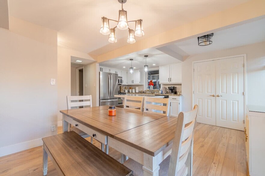 Building Photo - 6511 Enchanted Valley Dr