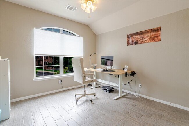 Building Photo - 9201 Trowbridge Cove