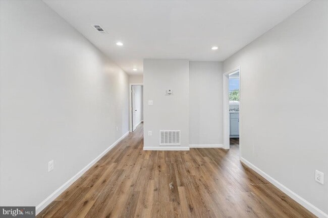 Building Photo - 1340 Pontiac Ave