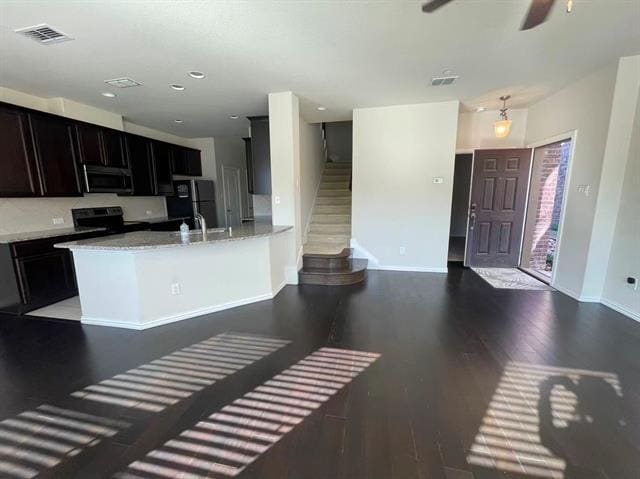 Building Photo - 324 Tallgrass Ln