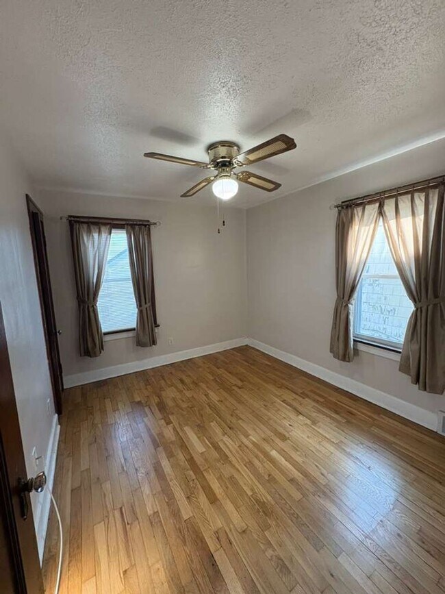 Building Photo - 5406-5408 Merkle Avenue