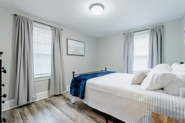 Building Photo - 246 Wayne Ave