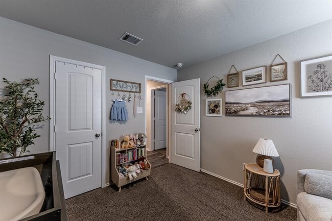 Building Photo - 306 Pecos Dr