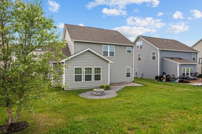 Building Photo - Smithfield Home
