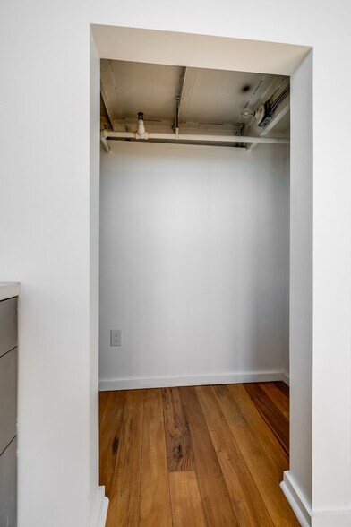Building Photo - 1850 E Industrial St