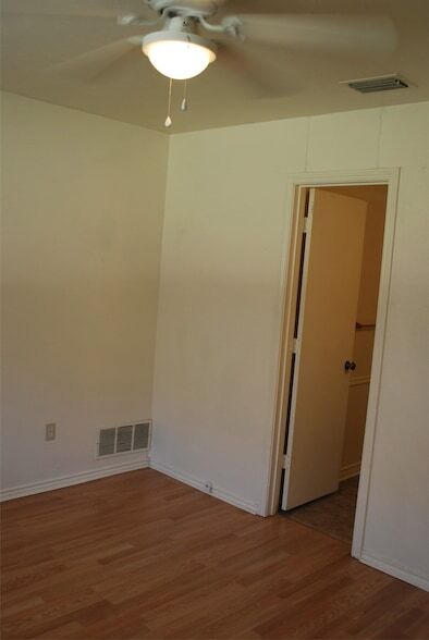 Building Photo - 1416 Sandy Creek Dr