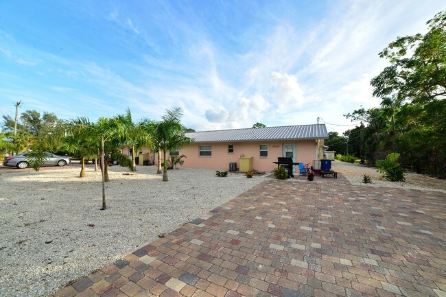 Building Photo - 27625 Reahard Ct