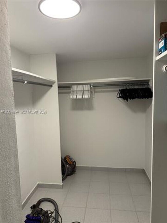 Building Photo - 9225 Collins Ave