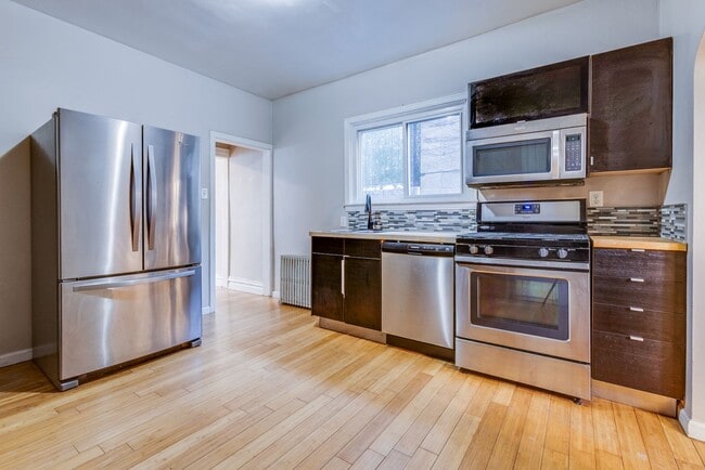 Building Photo - AVAILABLE JUNE 2026 - Spacious 2 Bedroom Home w/ SECONDS from Shiloh & Grandview!