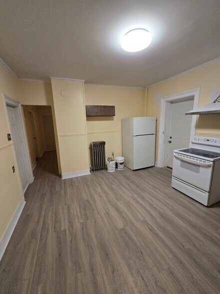 Building Photo - 541 5th Ave