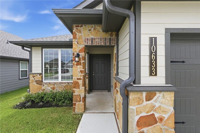 Building Photo - 10633 Burgundy Berry Wy