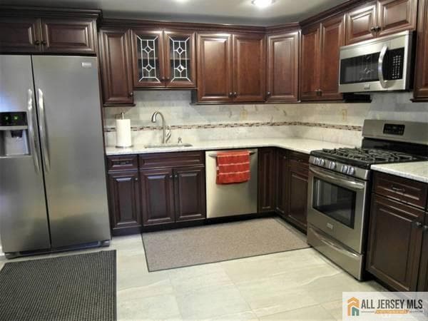 Building Photo - 511 Sunshine Ct