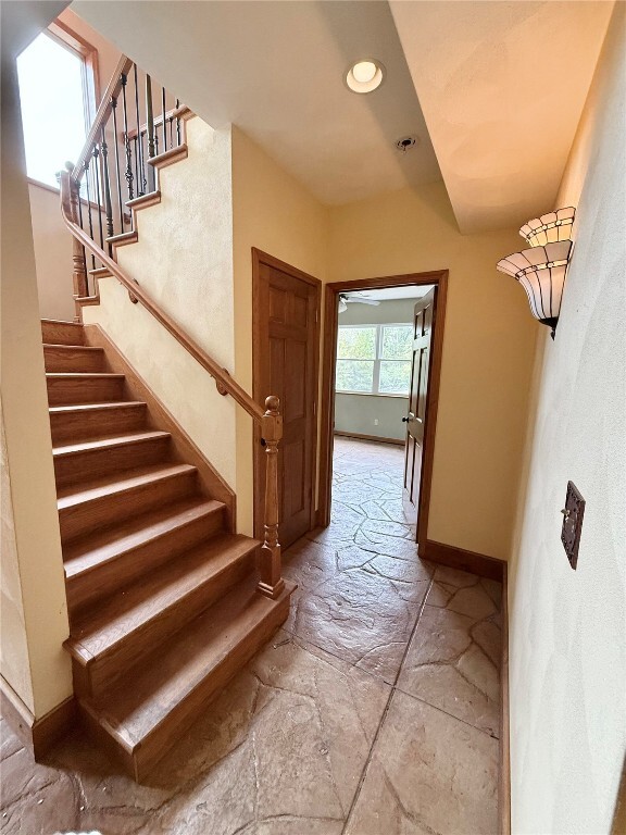 Building Photo - 205 Paul Pl