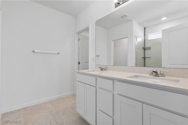Building Photo - 42392 Cascade Dr