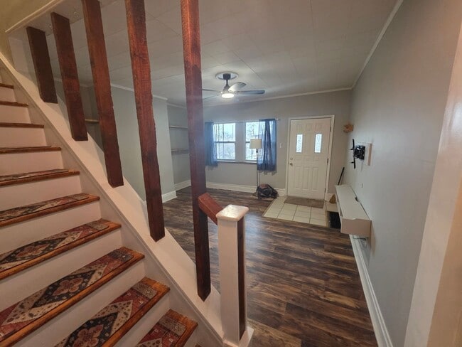 Building Photo - Stylish 2-Bedroom Home in Braddock with Bonus Space & Modern Comfort