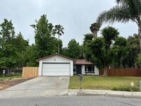 Building Photo - 1700 Lindsley Park Dr