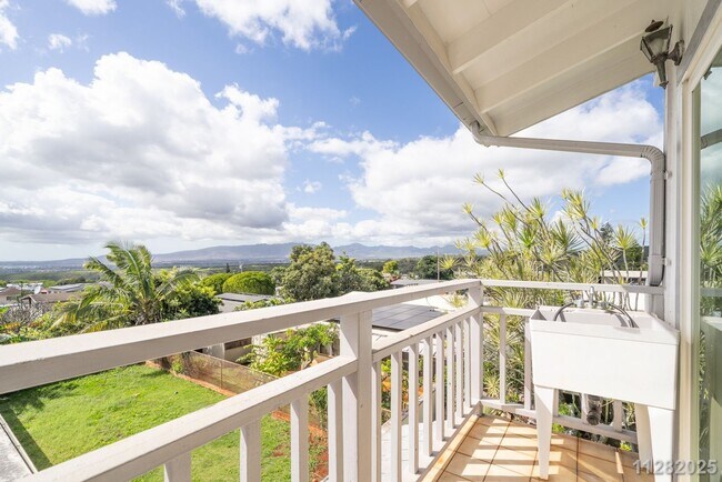 Building Photo - $3650.00 | 4bd/1.5ba Duplex in Pacific Palisades Pearl City