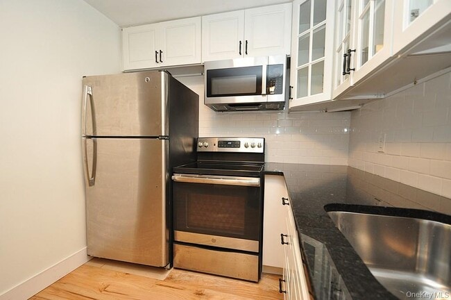 Building Photo - 407 Woodland Hills Rd