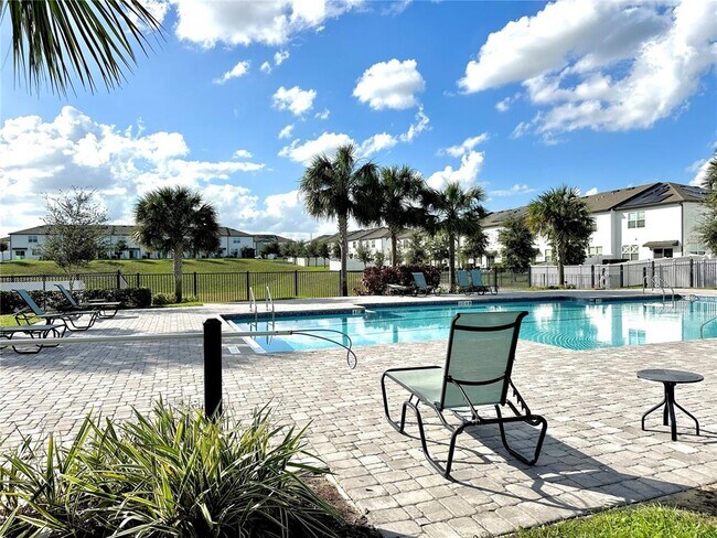 Building Photo - 182 Mandovi St