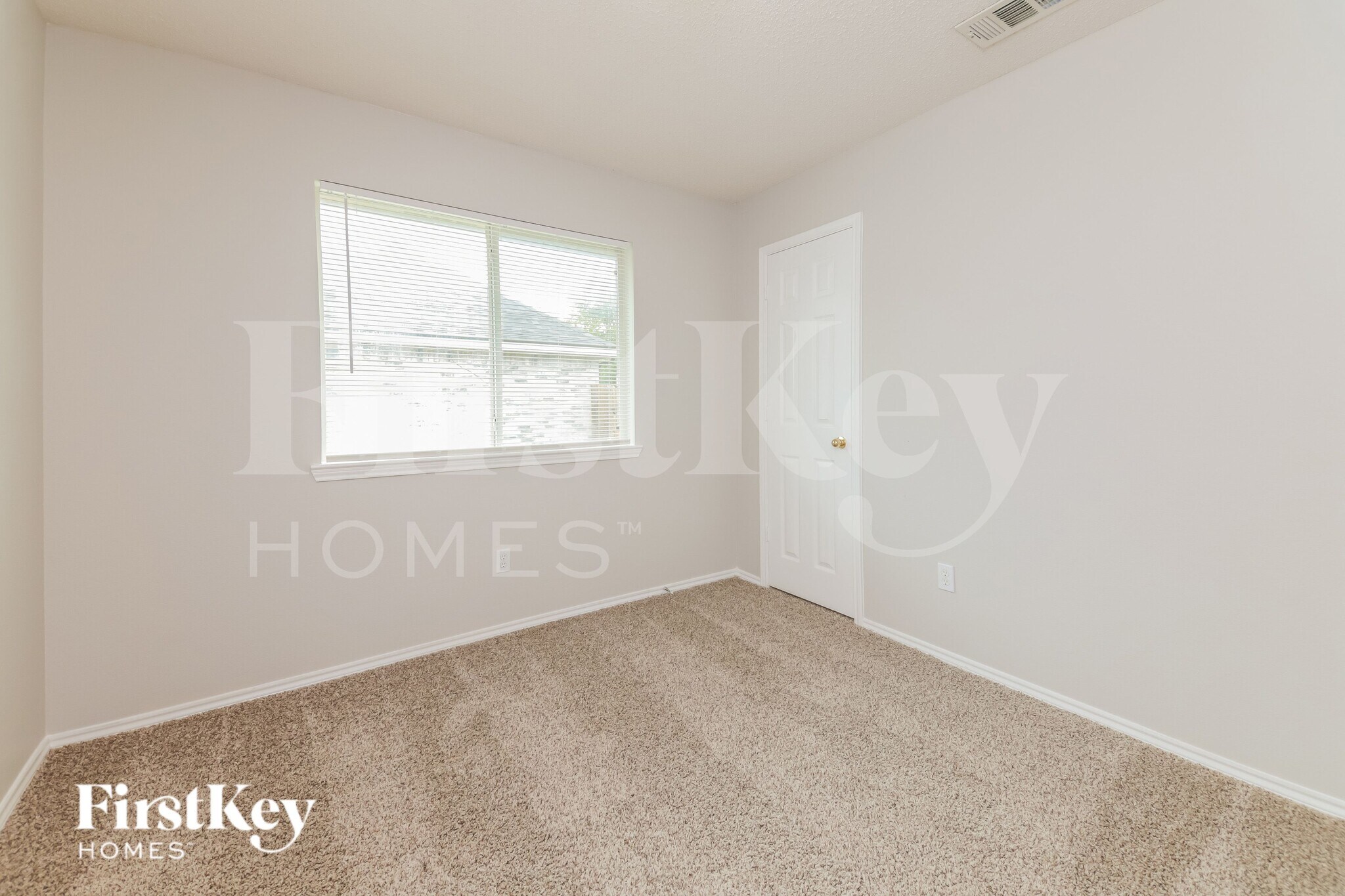Building Photo - 144 Pinion Ln
