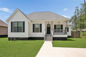 Building Photo - 60407 Vermillion Dr