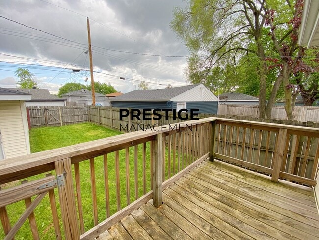Building Photo - 3 Bedroom 2 Bathroom Home In Hammond
