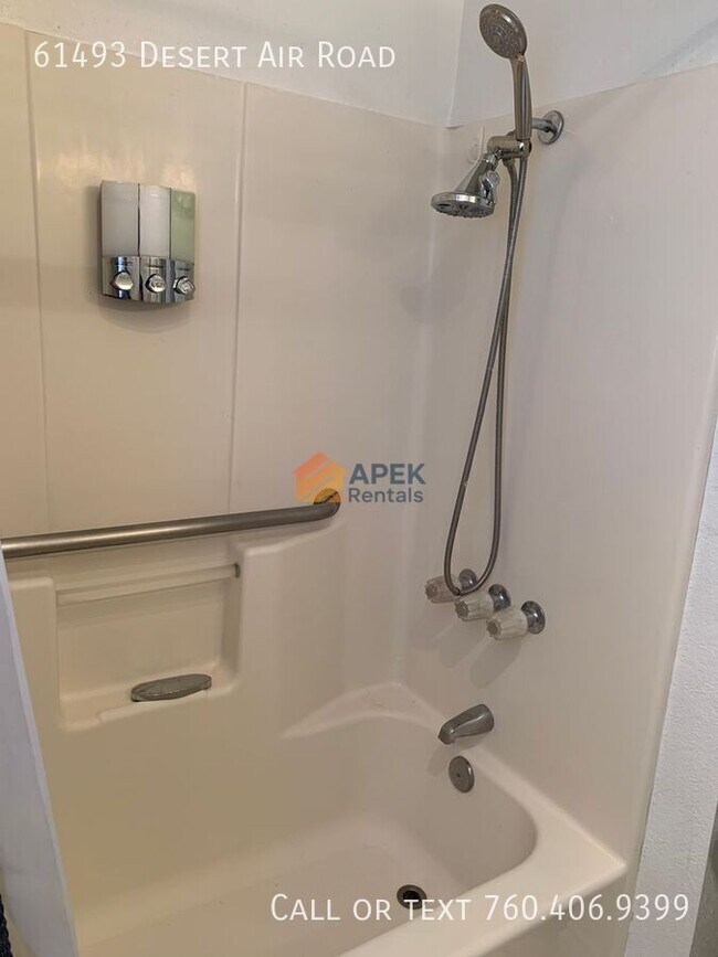 Building Photo - 61493 Desert Air Rd