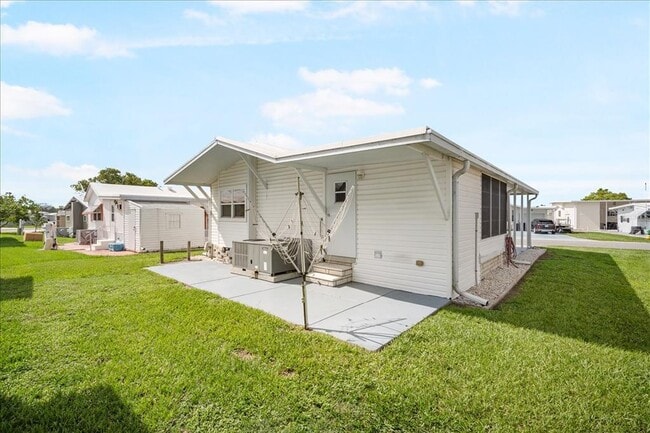 Building Photo - 35045 Cynthia Ave