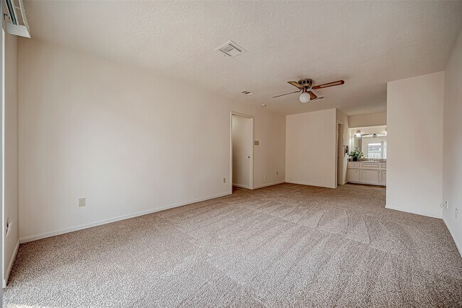 Building Photo - 10607 Silkwood Dr