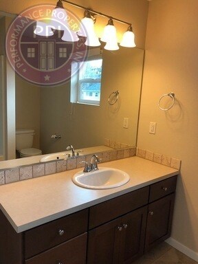 Building Photo - Orenco Station - Beautiful 4 Bedroom Gem! ...