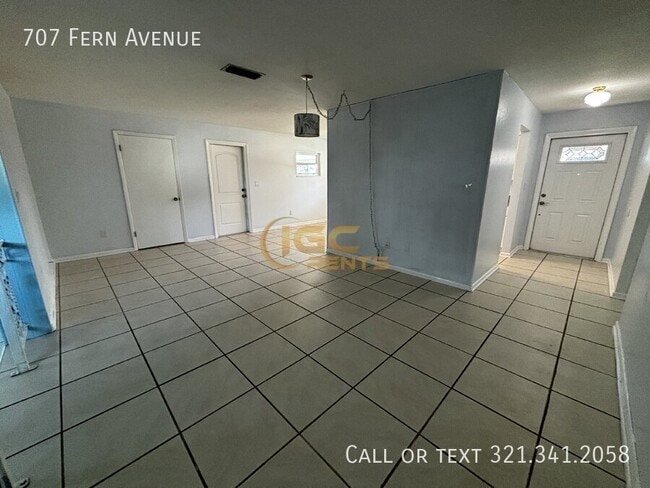 Building Photo - 707 Fern Ave