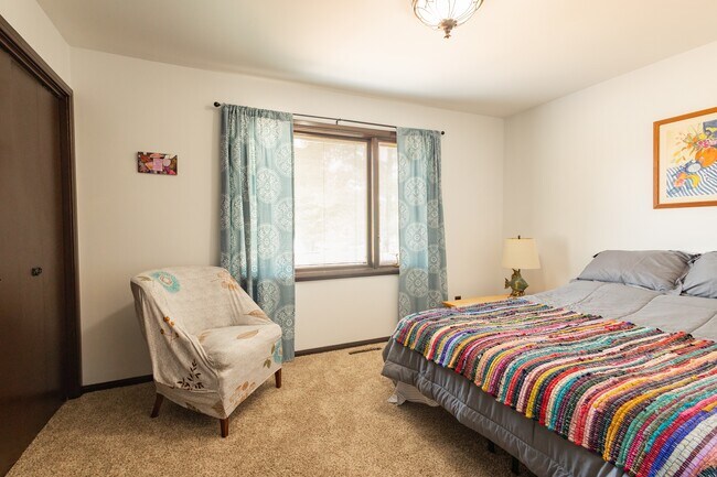 Building Photo - 3191 Sycamore Dr