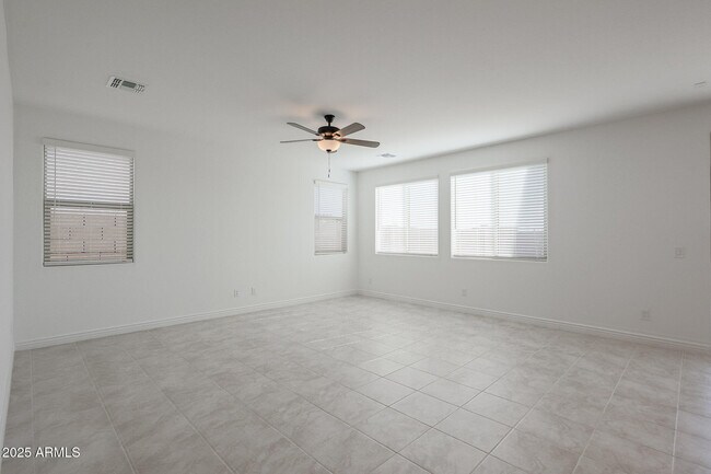 Building Photo - 14767 W Cottontail Ln