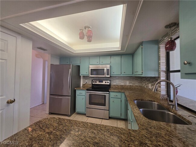 Building Photo - 424 SW 37th Ln