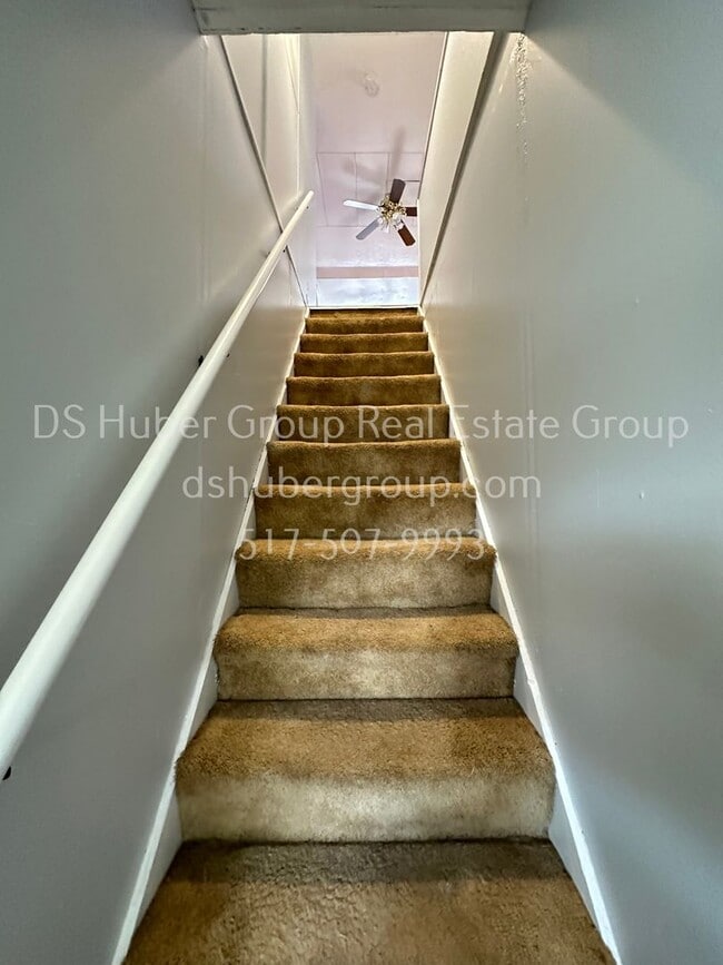 Building Photo - 302 N Hayford-